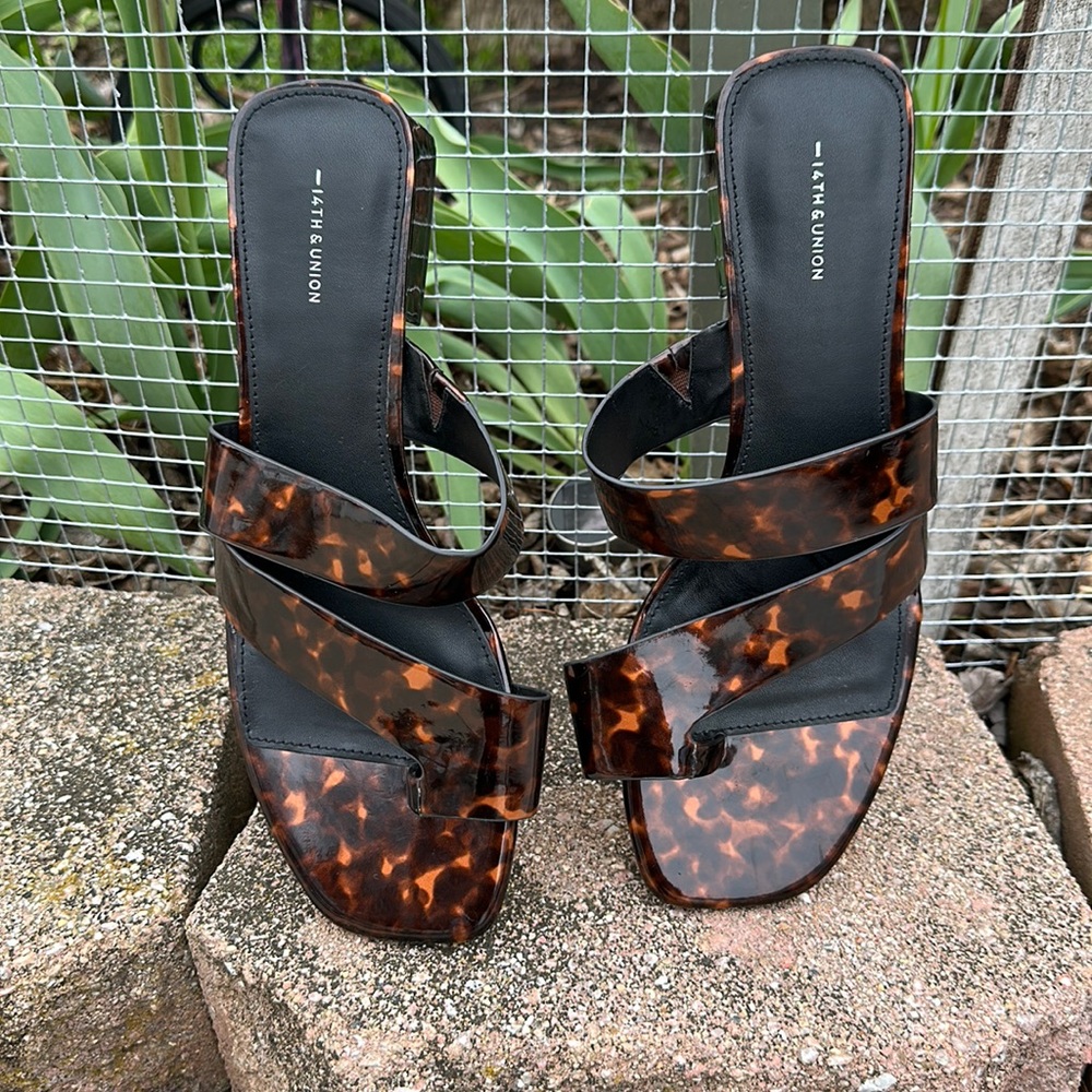 14th & Union Sandals